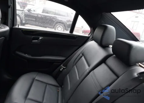 2011 Mercedes-Benz E 350 z USA, uszkodzony, nr VIN WDDHF5GB5BA311111